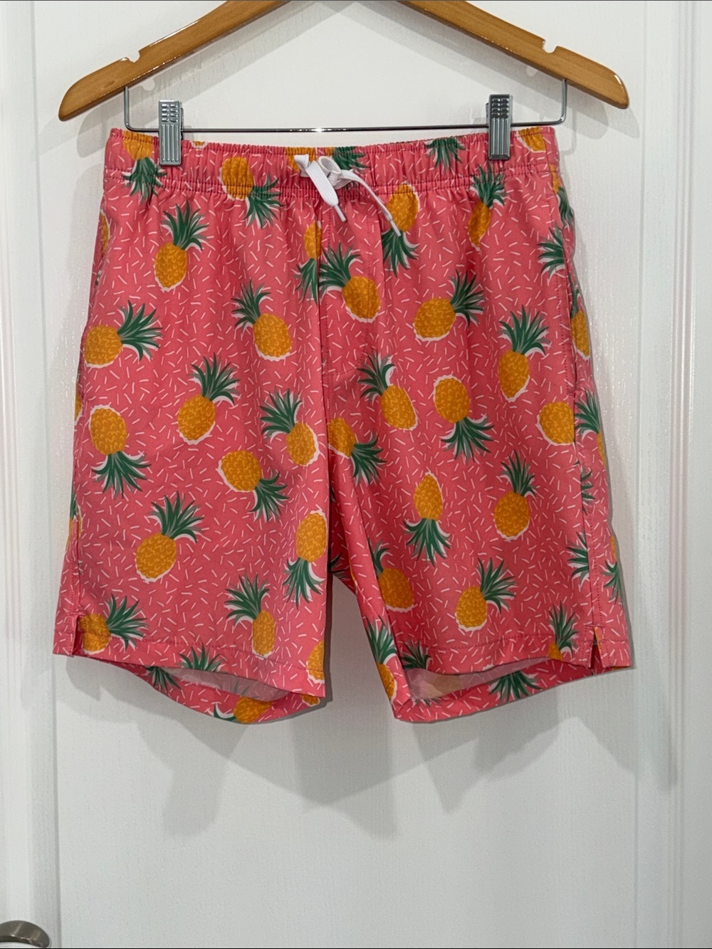 Bearbottom 7”Men's Pink Pineapple Swim Trunks size medium